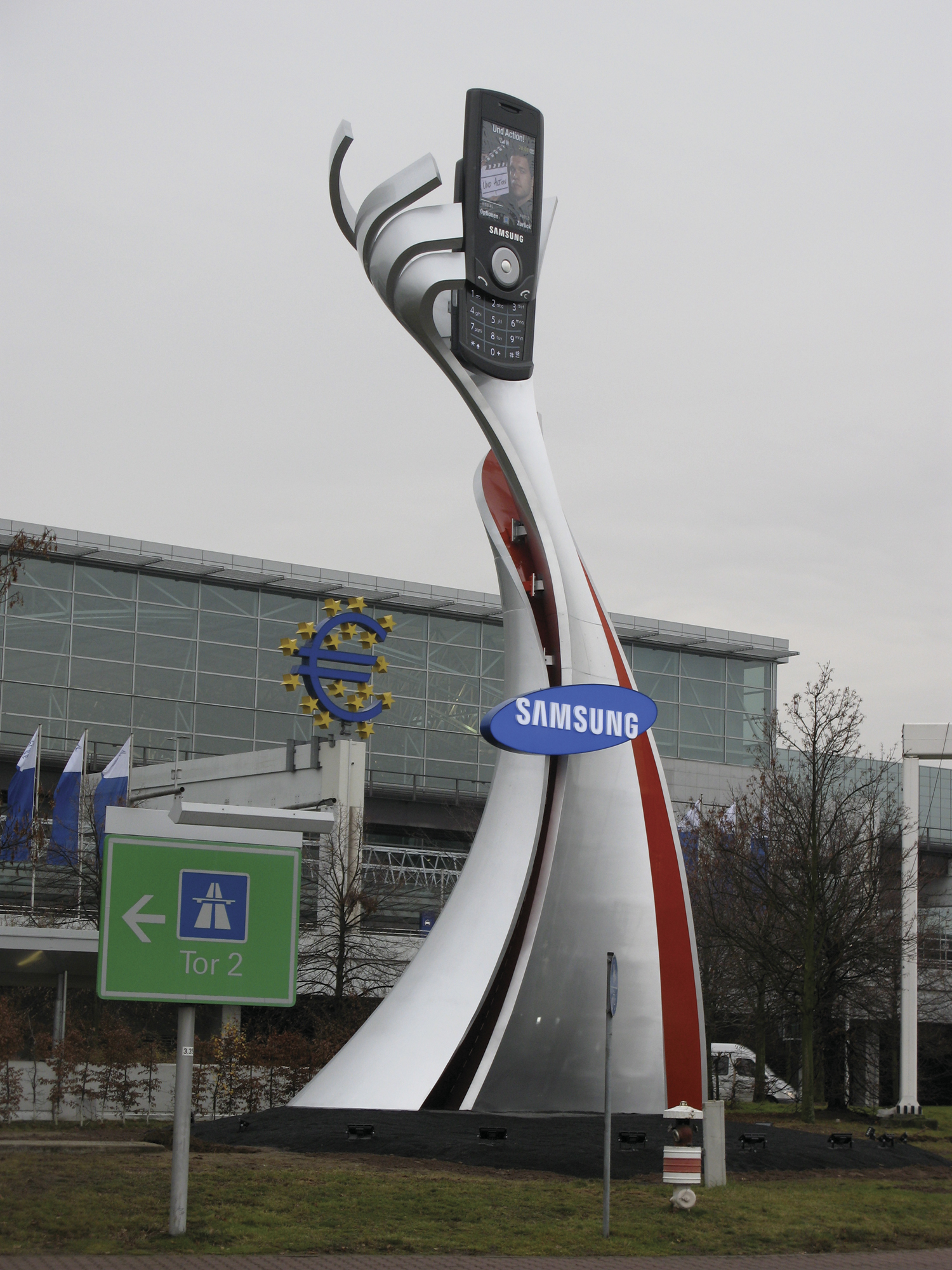 Samsung Rising Hand Sculpture, Frankfurt Airport